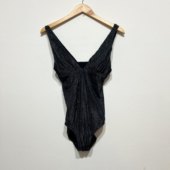 NEW The Augustine Once Piece Swim Bathing Suit Black Silver Ribbed Small Tall - Picture 1 of 4
